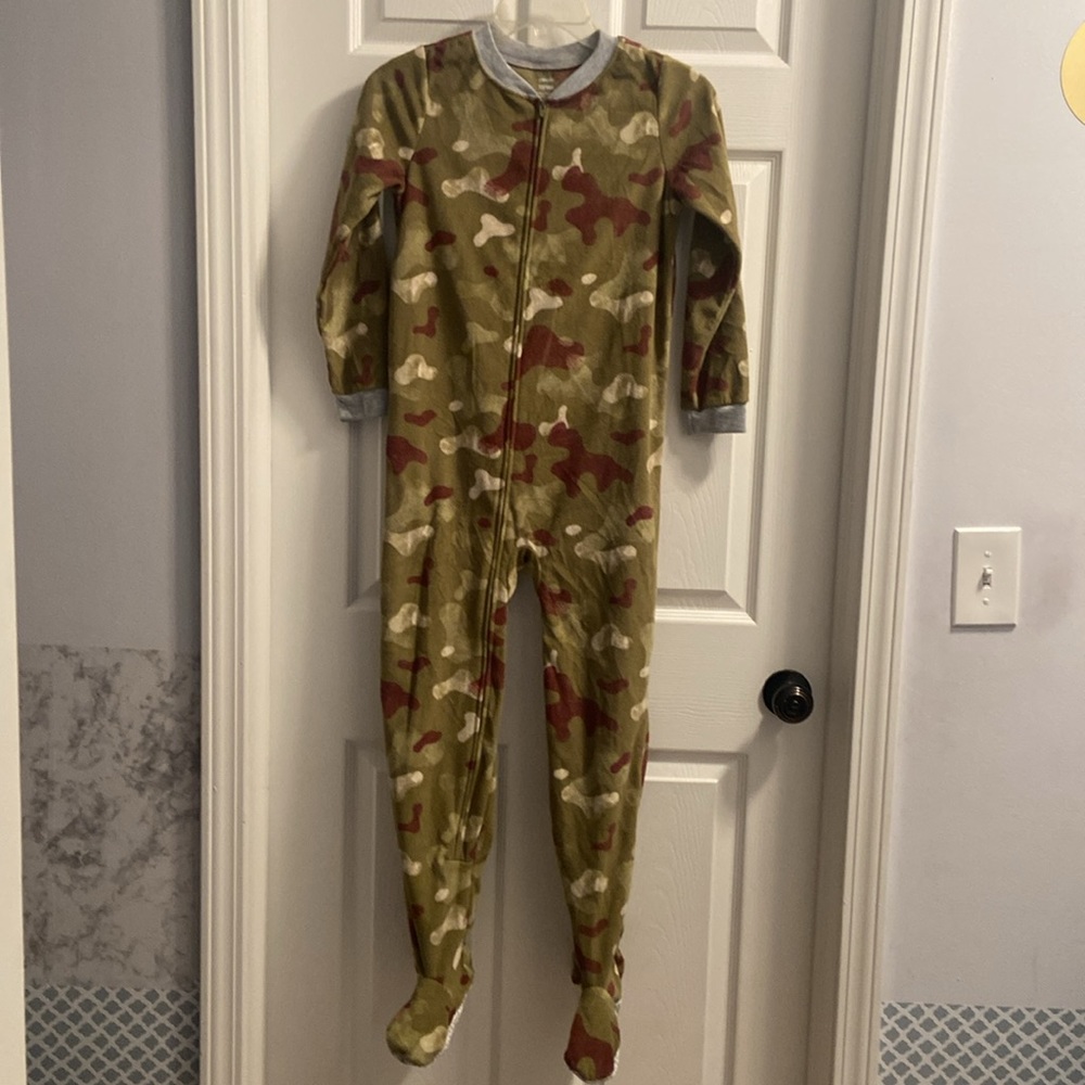 Carter’s Boy’s Onesie Zippered Pajamas Camo Design Size 10 New